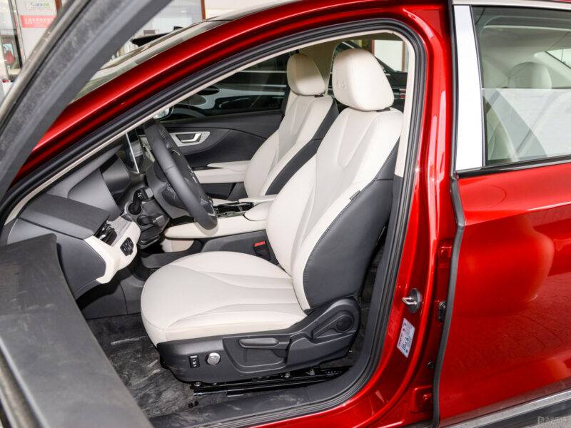 Hongqi E-QM5 for sale: Leverages Hongqi’s reputation as China’s premium automotive marque. - Image 4