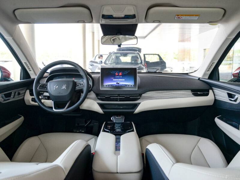 Hongqi E-QM5 for sale: Leverages Hongqi’s reputation as China’s premium automotive marque. - Image 7