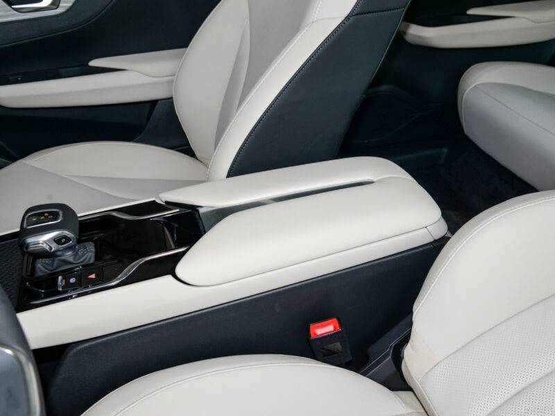 Hongqi E-QM5 for sale: Leverages Hongqi’s reputation as China’s premium automotive marque. - Image 8
