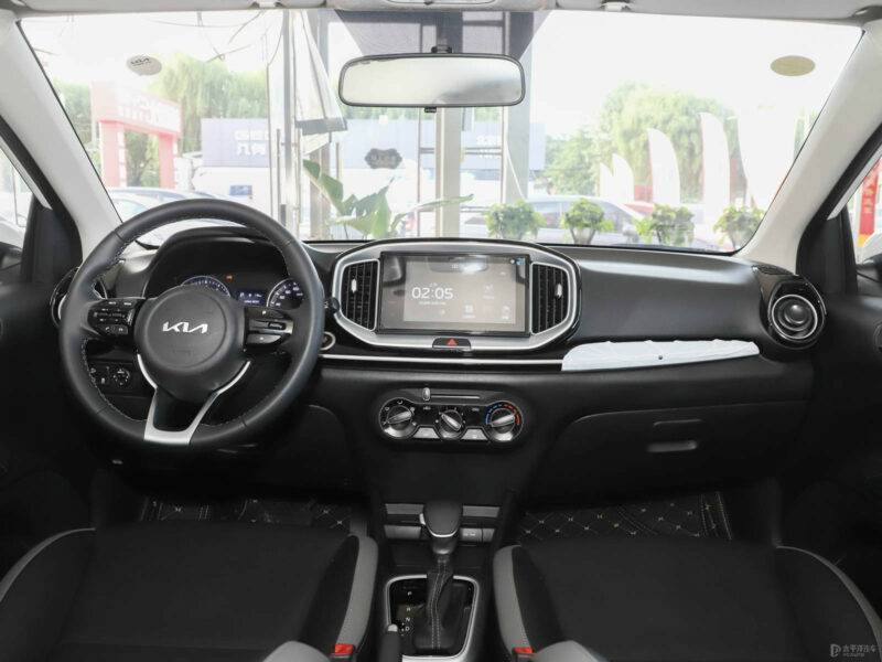 Kia Stonic for Sale | Fuel-Efficient SUV, Sporty Design & 5-Year Warranty - Image 4
