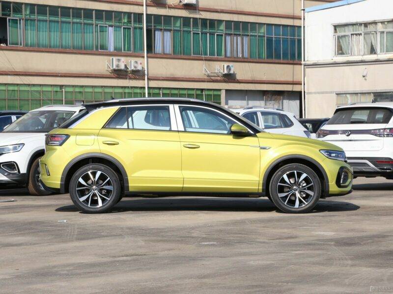 Volkswagen T-Roc for Sale | Fuel-Efficient SUV, IQ.Drive Safety & Spacious Interior — изображение 3