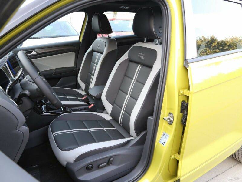 Volkswagen T-Roc for Sale | Fuel-Efficient SUV, IQ.Drive Safety & Spacious Interior — изображение 6