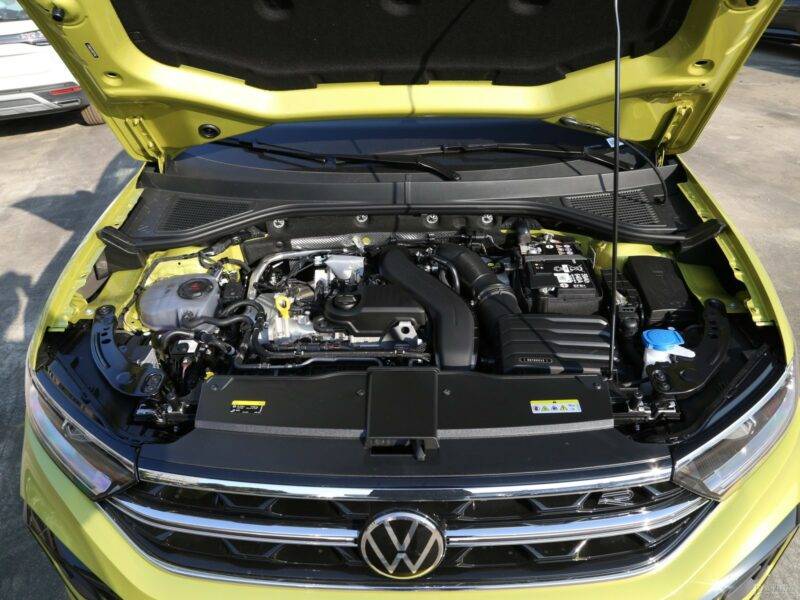 Volkswagen T-Roc for Sale | Fuel-Efficient SUV, IQ.Drive Safety & Spacious Interior — изображение 9