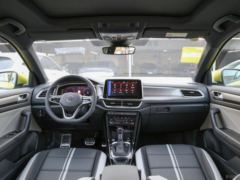 Volkswagen T-Roc for Sale | Fuel-Efficient SUV, IQ.Drive Safety & Spacious Interior — изображение 5